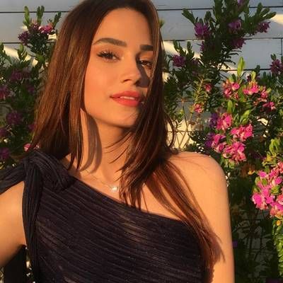 Gülümse Kaderine Dizisinin Yaren'i Sude Zülal Güler Göğüs Dekoltesiyle Yüzleri Güldürdü 1