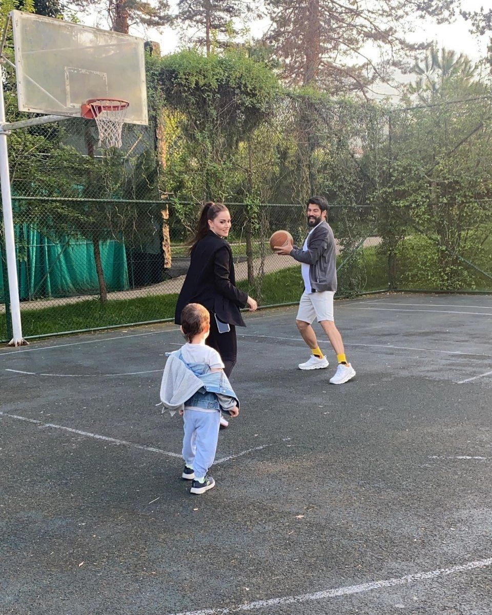 Alparslan Büyük Selçuklu'nun Güzel Başrolü Fahriye Evcen Eşi Burak Özçivit'le Basket Oynadı! 8