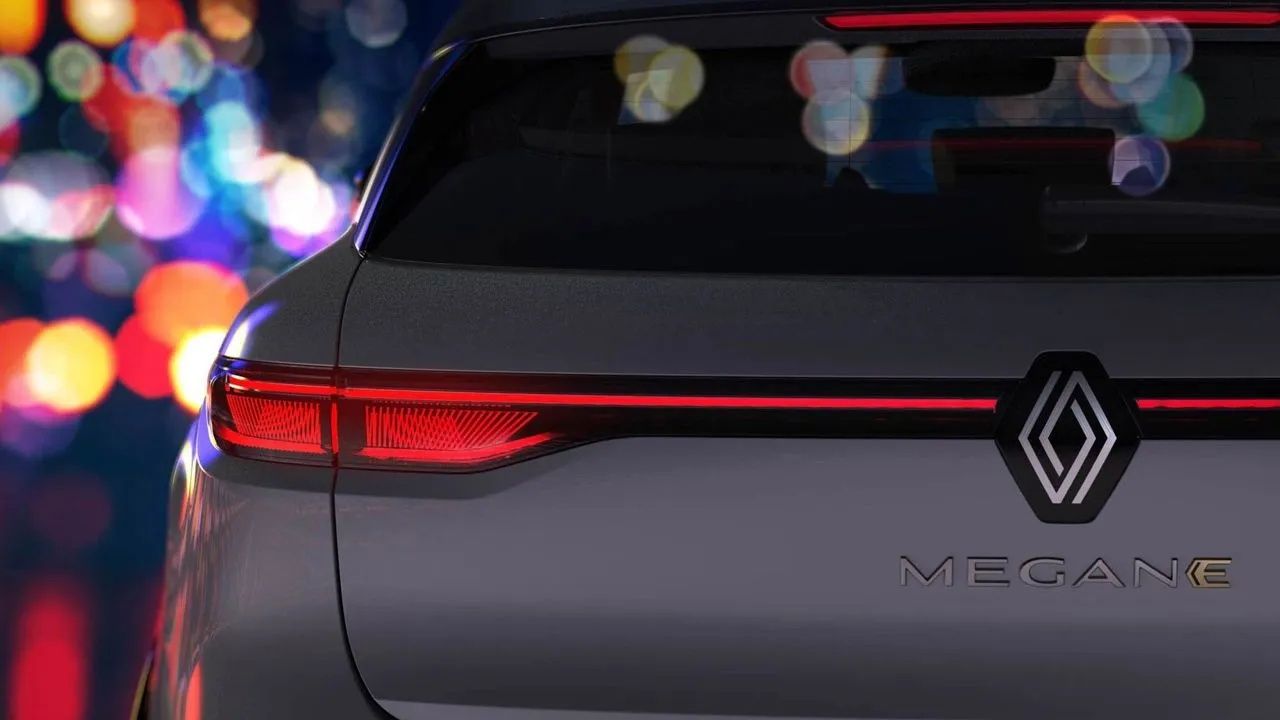 Renault Megane 2022 Fiyatlarında Daha Önce Bunu Yapmadı! Dev Markanın Fiyat Listesinde Çılgınlık! 8