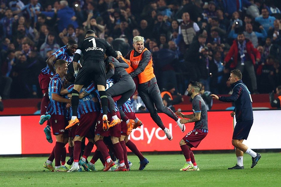 Trabzonspor 7 Şampiyonluğunda Yerli Teknik Direktör İmzası Var! 1