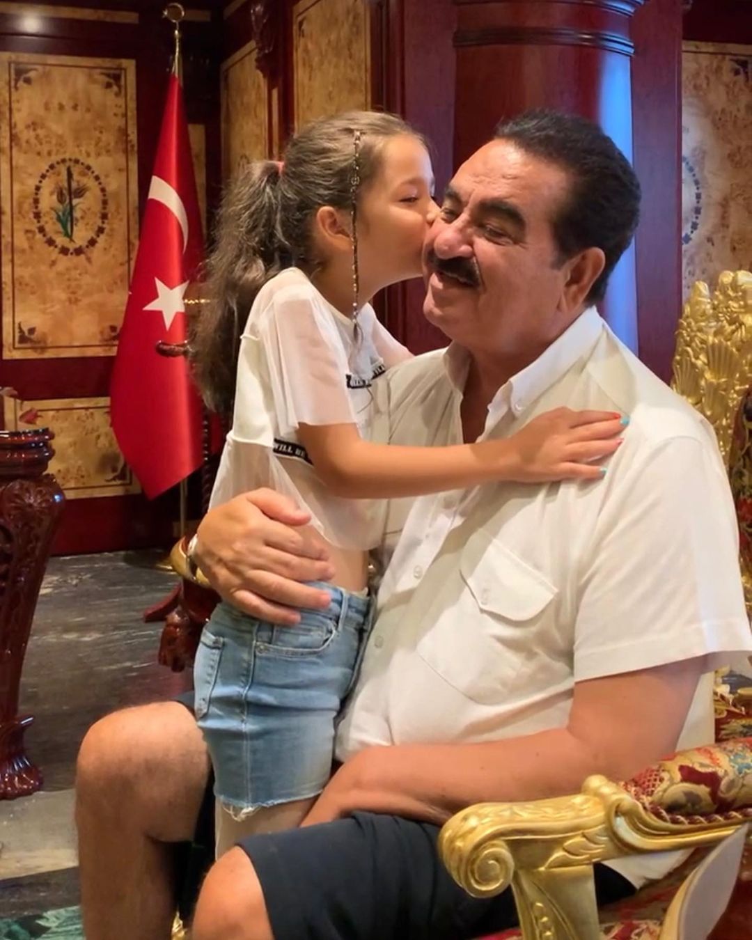 İbrahim Tatlıses ile Ayşegül Yıldız'ın kızları Elif Ada Tatlıses son haliyle görenleri hayrete düşürdü 27