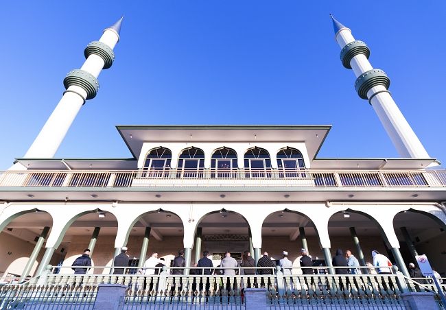 Avustralya'nın Sidney kentindeki Müslümanlar bayram namazı için camiye akın etti 12