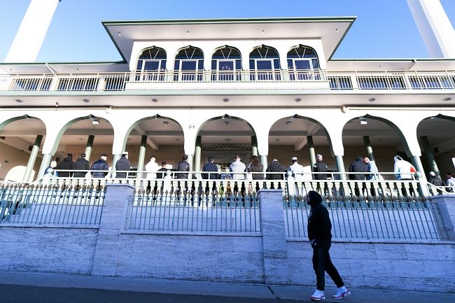 Avustralya'nın Sidney kentindeki Müslümanlar bayram namazı için camiye akın etti 11