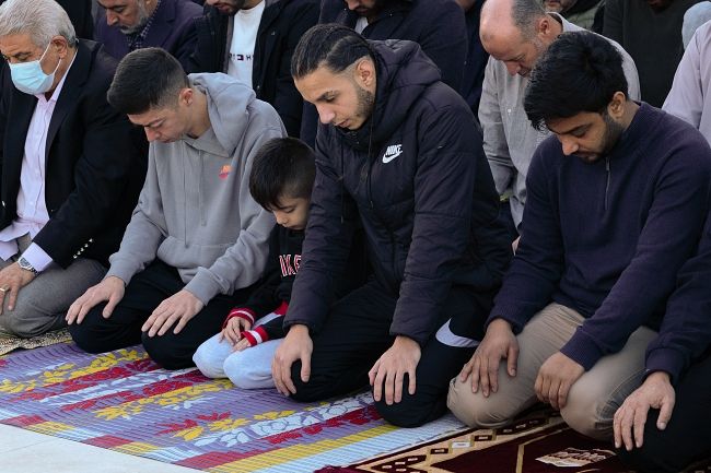 Avustralya'nın Sidney kentindeki Müslümanlar bayram namazı için camiye akın etti 4
