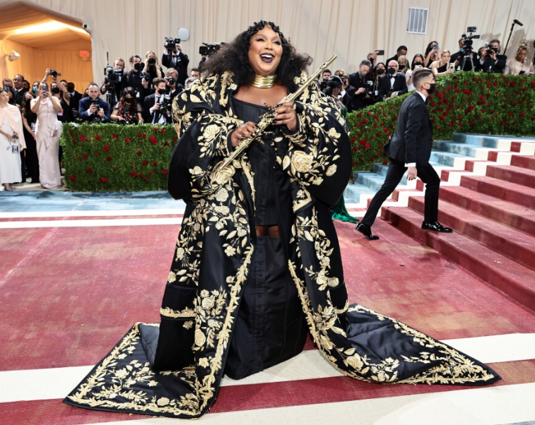 Met Gala 2022 gerçekleşti! Kim Kardashian kostümüyle kırmızı halıya damga vurdu 30