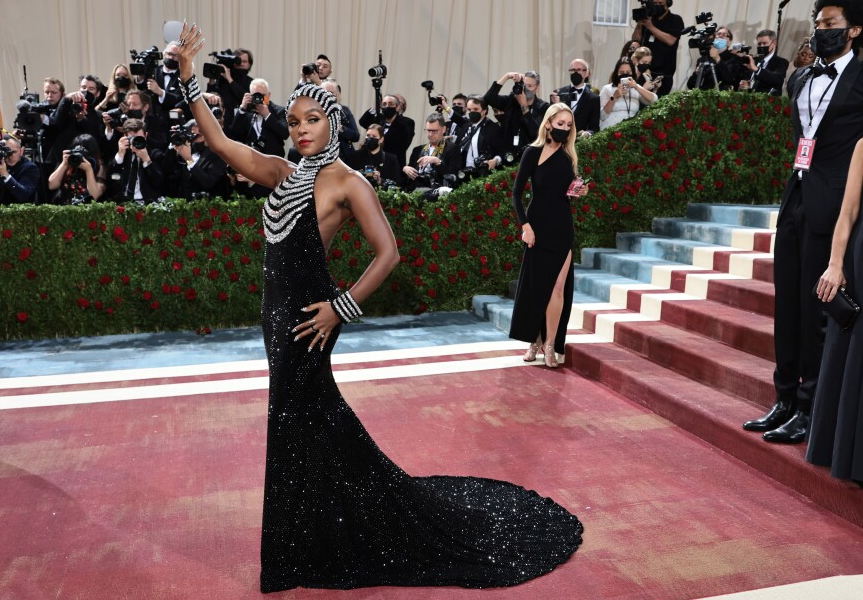 Met Gala 2022 gerçekleşti! Kim Kardashian kostümüyle kırmızı halıya damga vurdu 31