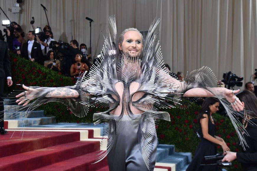 Met Gala 2022 gerçekleşti! Kim Kardashian kostümüyle kırmızı halıya damga vurdu 32