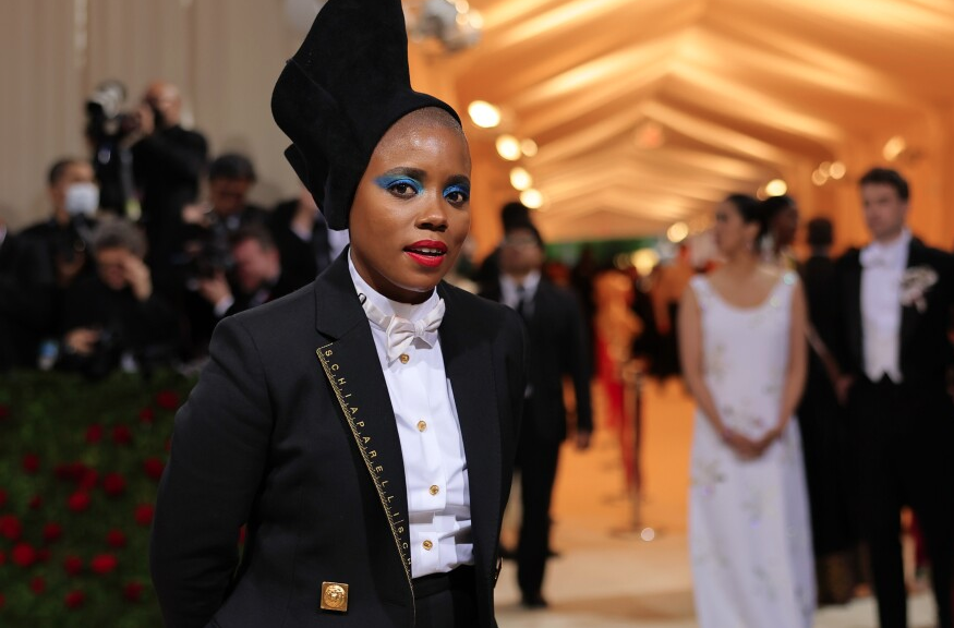 Met Gala 2022 gerçekleşti! Kim Kardashian kostümüyle kırmızı halıya damga vurdu 28