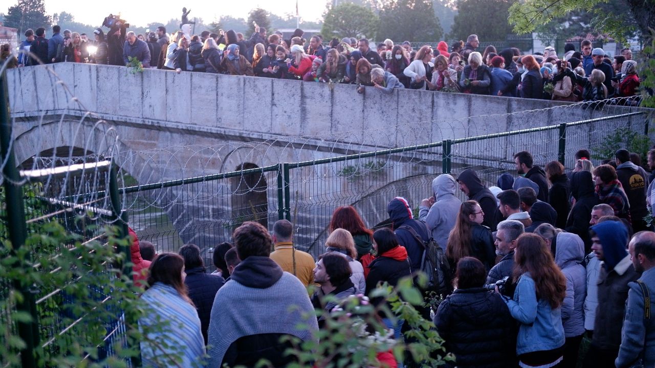 On binlerce kişi Edirne'ye akın etti: Kakava Hıdırellez şenlikleri sabaha kadar sürdü! 1