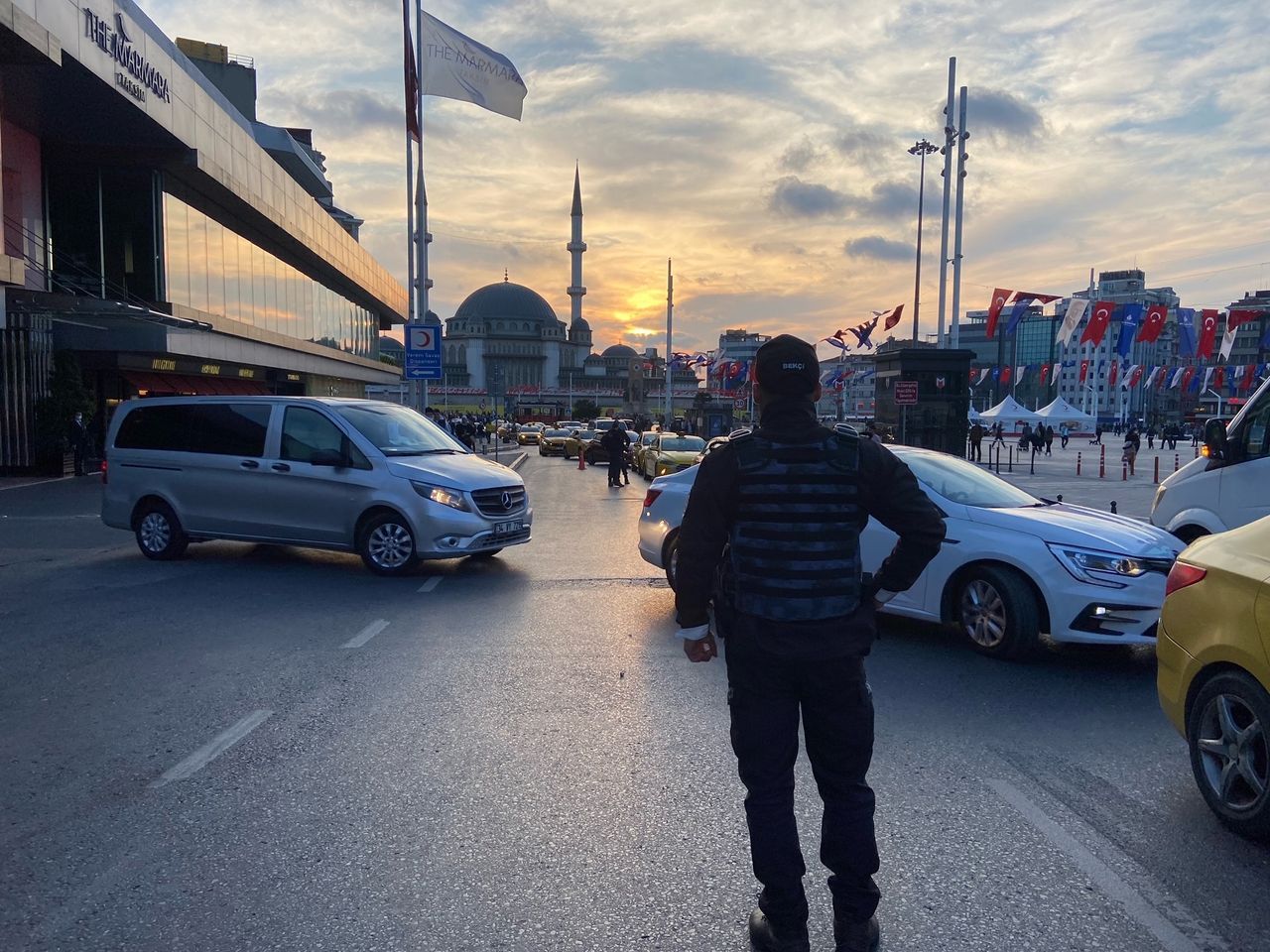 İstanbul'da 'Huzur' operasyonu! İstanbul'da 700 şüpheli ile 253 yoklama kaçağı yakalandı 3