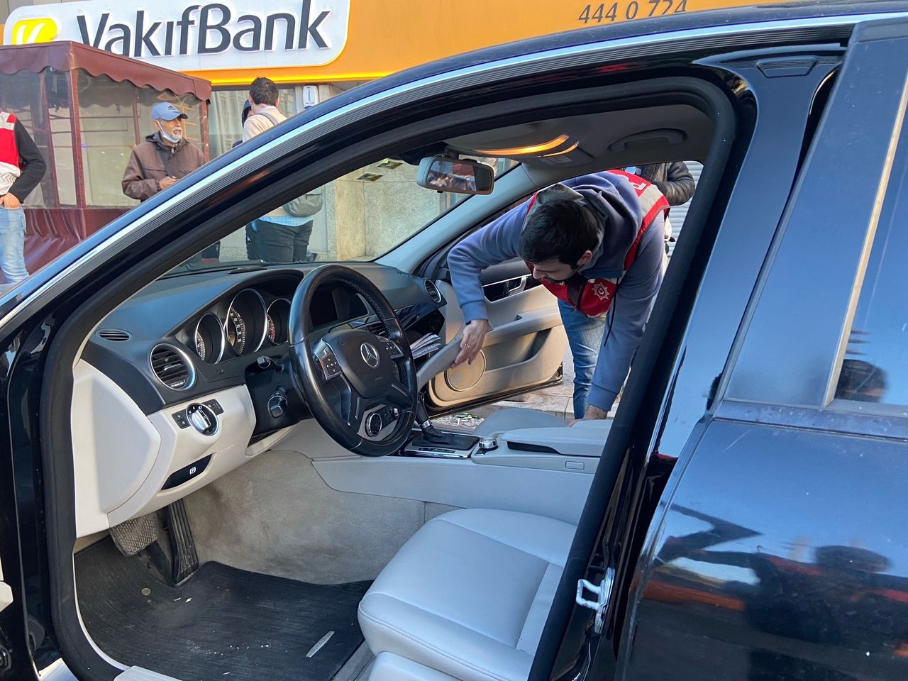 İstanbul'da 'Huzur' operasyonu! İstanbul'da 700 şüpheli ile 253 yoklama kaçağı yakalandı 6