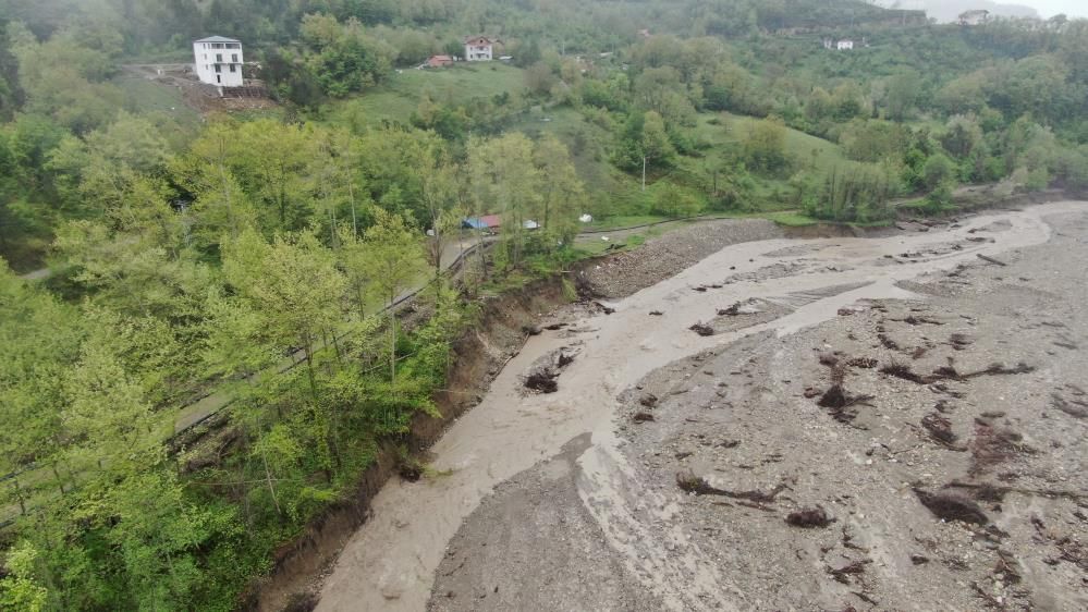 Üçüncü kez selin vurduğu Çatalzeytin'de vatandaşlar diken üstünde: Korkudan evlerine giremiyorlar! 8