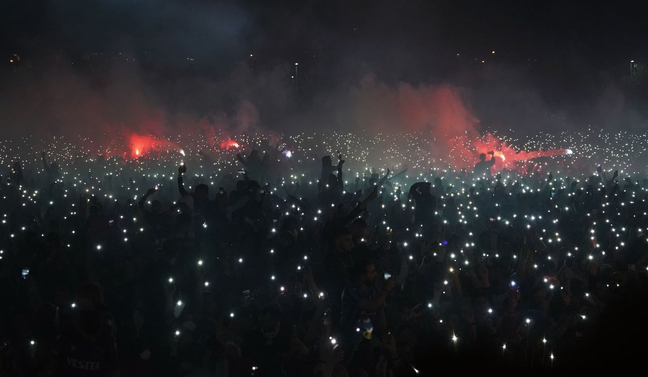 Trabzonspor, şampiyonluğu İstanbul’da kutladı! Yenikapı doldu taştı 17