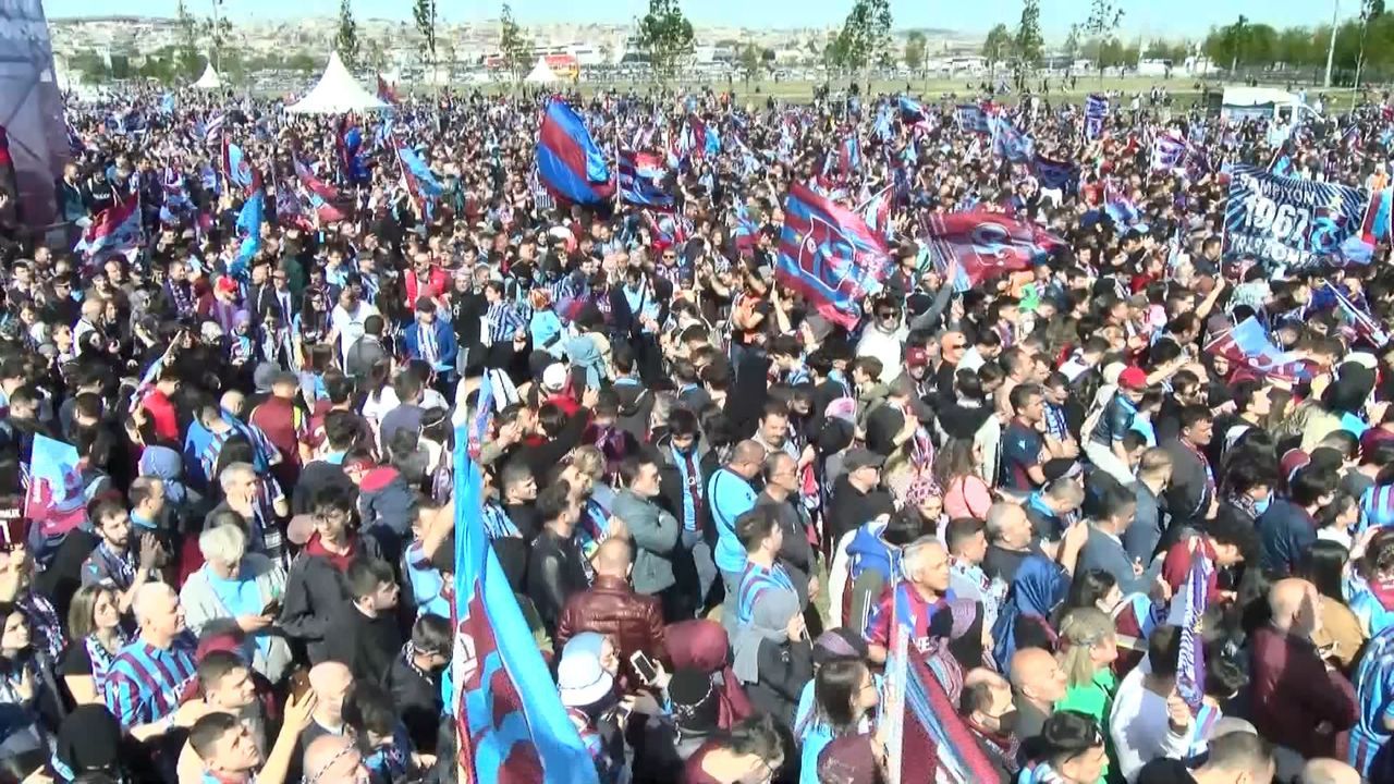 Trabzonspor, şampiyonluğu İstanbul’da kutladı! Yenikapı doldu taştı 35