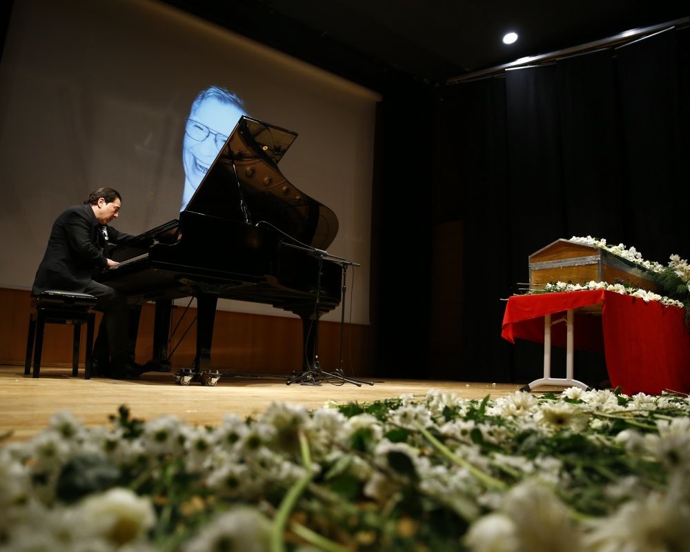 Fazıl Say’ın babası müzikolog ve yazar Ahmet Say dualarla son yolculuğuna uğurlandı 2