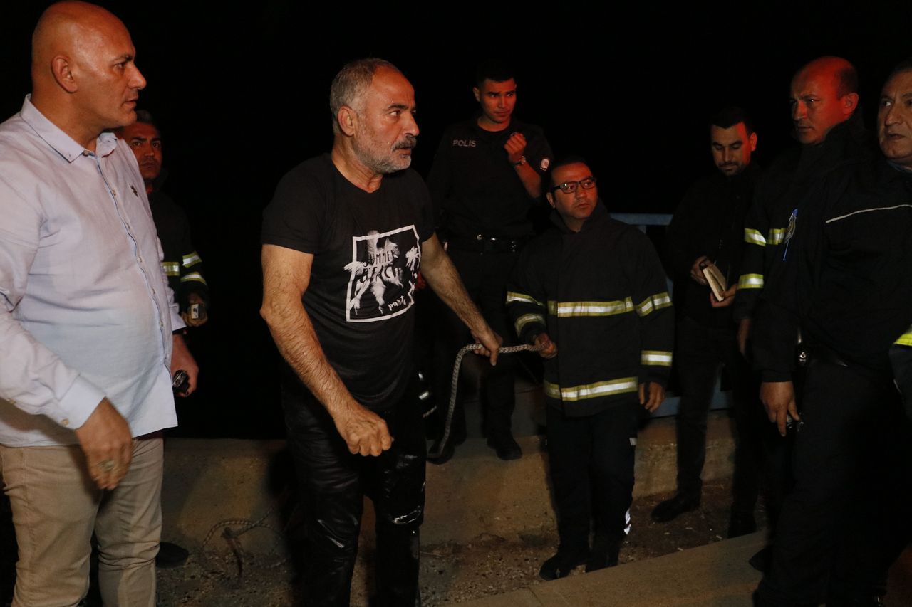 Yasak aşk yaşayan sevgililer köprüden atladı: 1'i öldü, diğeri kurtarıldı 4