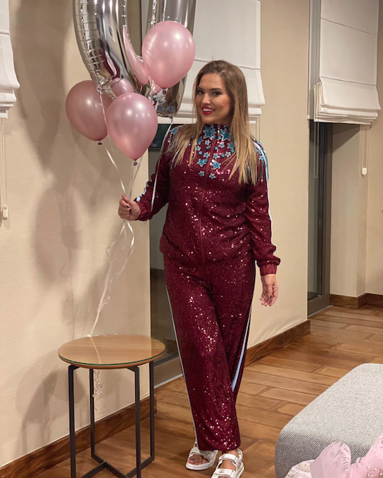 Demet Akalın, Trabzonspor taraftarını kırmadı... Kutlamalarda giydiği takımı saatler içinde hazırlattı 5