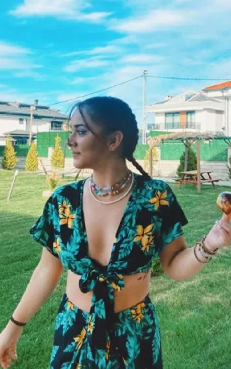 Survivor 2022'den Elendikten Sonra Sütyensiz Pozuyla Şampiyon Oldu! 4