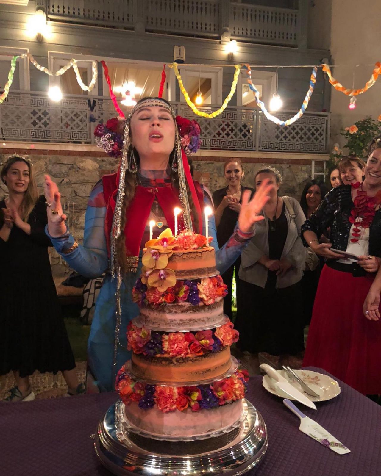 6 aylık hamile olan Demet Evgar kına gecesi düzenledi 15