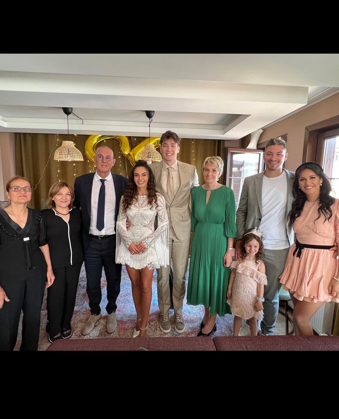 Evlilik yolunda ilk adımı attılar... Ebru Şahin ile Cedi Osman nişanlandı 5
