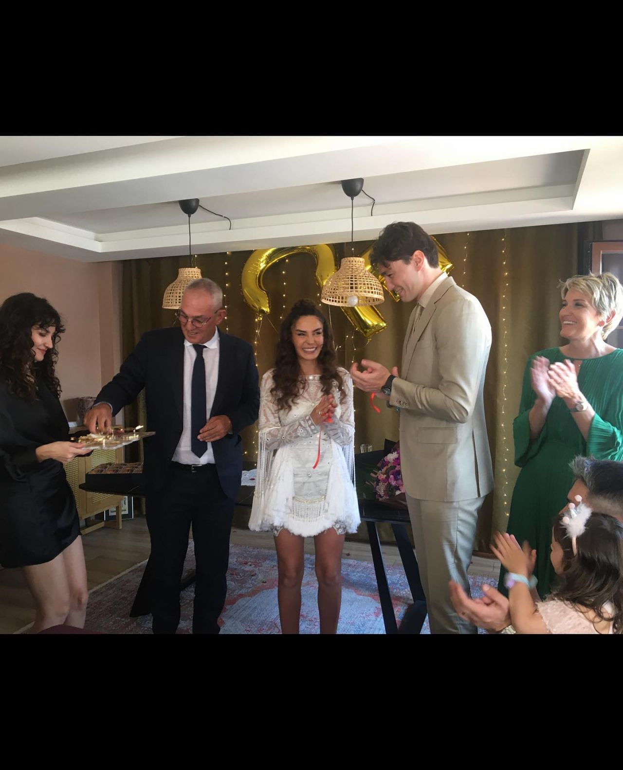 Evlilik yolunda ilk adımı attılar... Ebru Şahin ile Cedi Osman nişanlandı 6