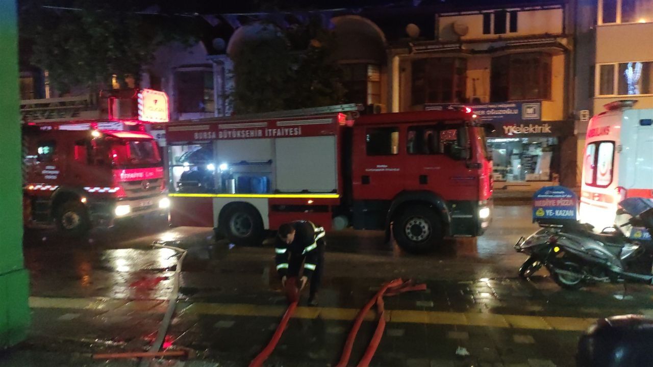 20 yıl önce yangında ölen oğlu ile aynı kaderi paylaştı 2