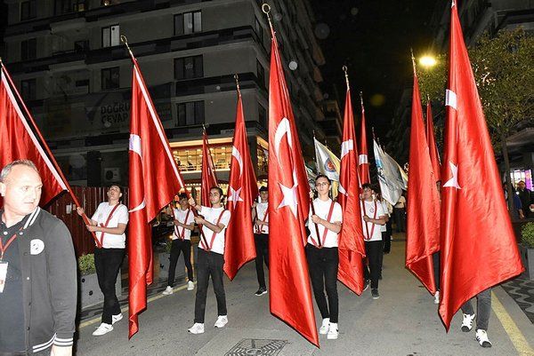 Kurtuluş mücadelesinin 103. yıl dönümü: 19 Mayıs Atatürk'ü Anma, Gençlik ve Spor Bayramı tüm yurtta coşkuyla kutlanıyor! 11