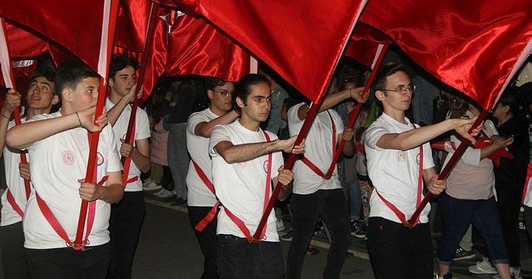 Kurtuluş mücadelesinin 103. yıl dönümü: 19 Mayıs Atatürk'ü Anma, Gençlik ve Spor Bayramı tüm yurtta coşkuyla kutlanıyor! 2