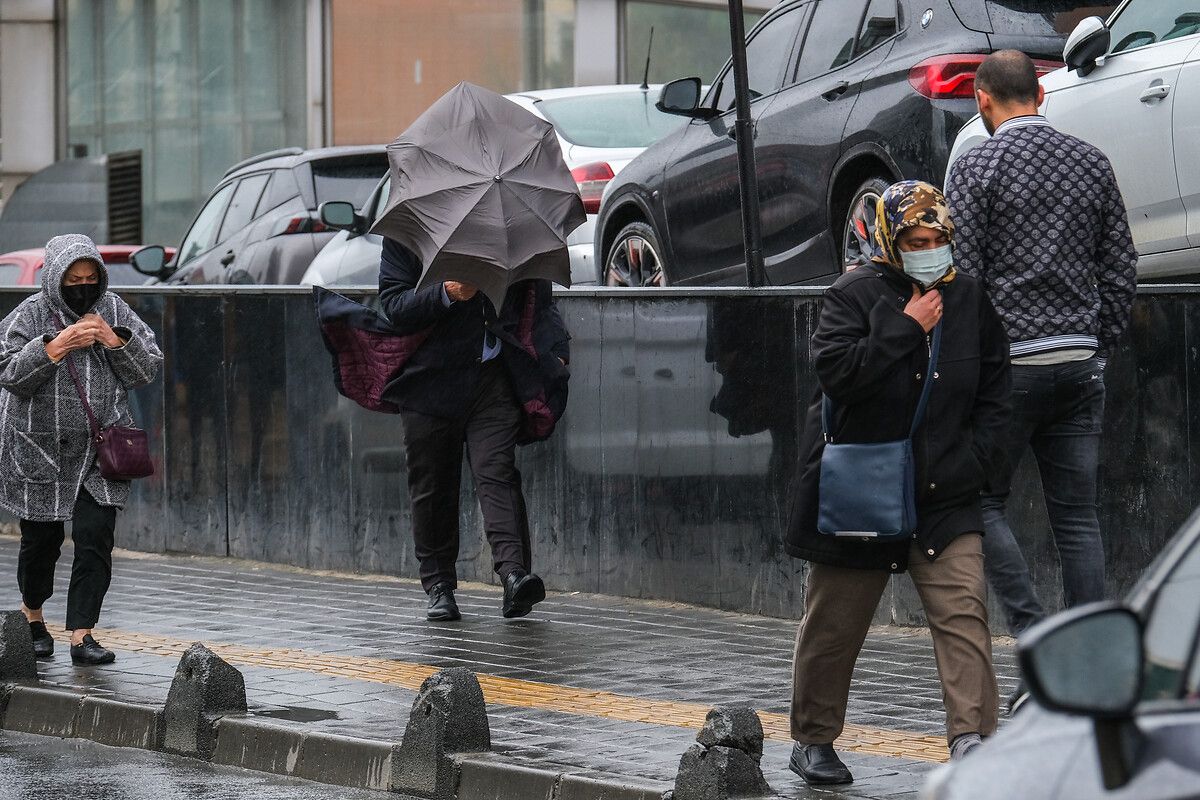 Meteoroloji'den İstanbullulara kötü haber: Sağanak yağış bugün de etkili olacak! İşte saati... 6