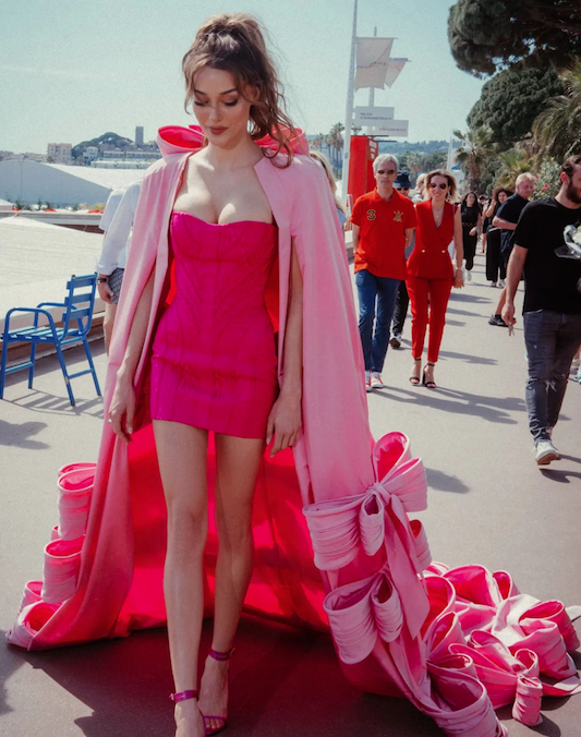 Dilan Çiçek Deniz, Cannes pozlarıyla sosyal medyayı kasıp kavurdu 7