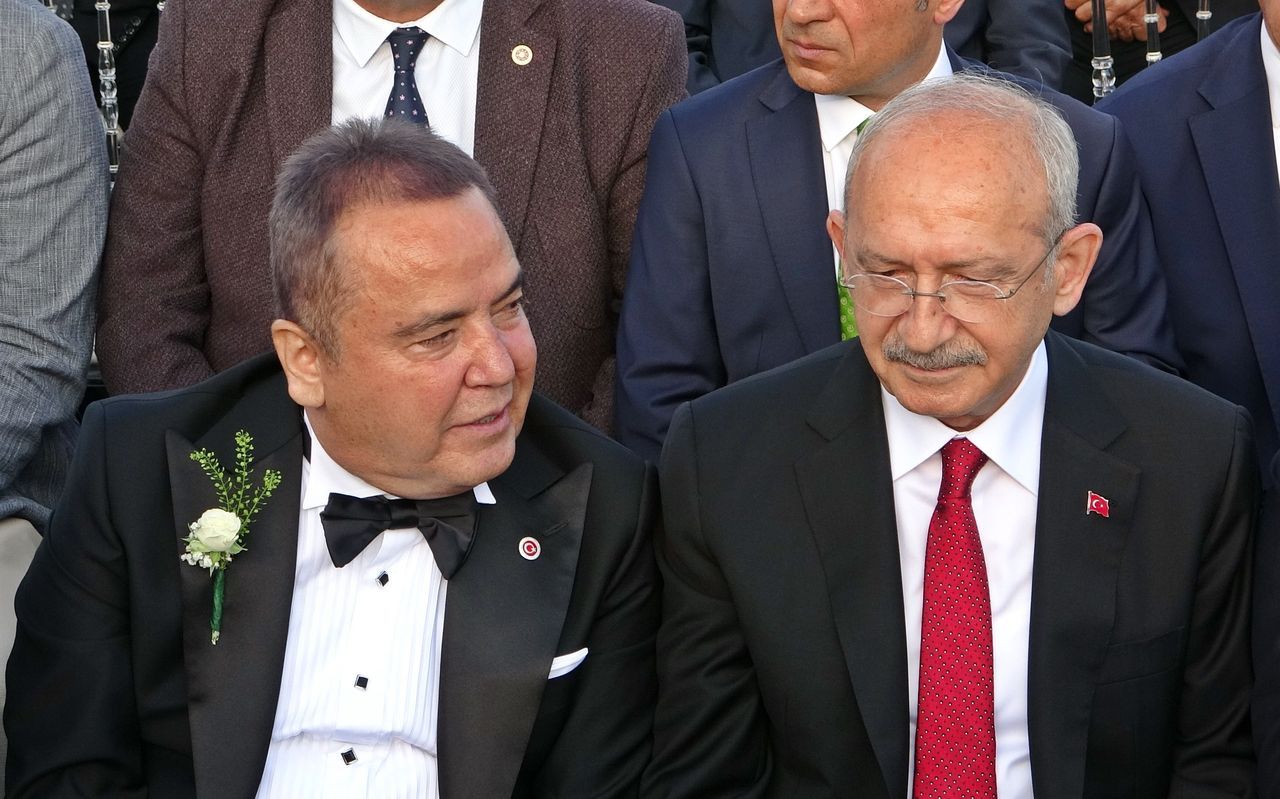 Kılıçdaroğlu, İmamoğlu ve Yavaş'ı buluşturan düğün! Başkan Böcek oğlunun nikahını kıydı 4