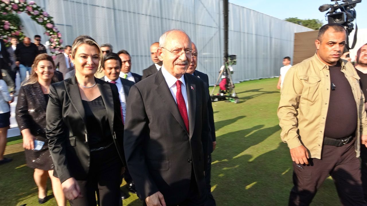 Kılıçdaroğlu, İmamoğlu ve Yavaş'ı buluşturan düğün! Başkan Böcek oğlunun nikahını kıydı 6