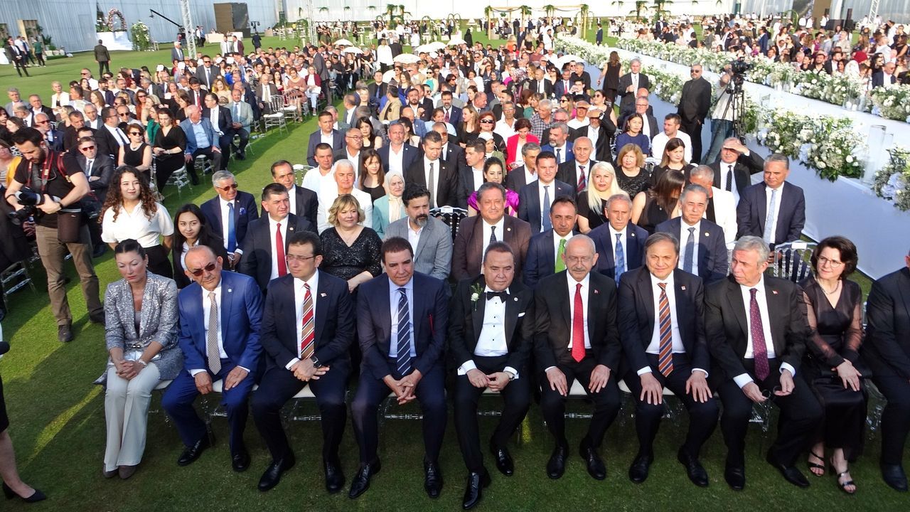 Kılıçdaroğlu, İmamoğlu ve Yavaş'ı buluşturan düğün! Başkan Böcek oğlunun nikahını kıydı 5
