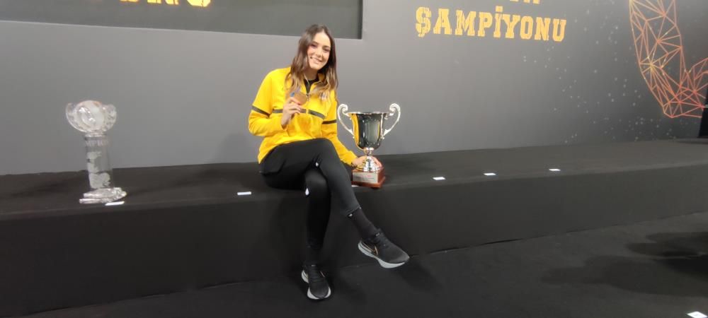 Avrupa'da final oynayacak VakıfBank'ta gözler güzel ve başarılı olan oyuncu Zehra Güneş'e çevrildi! 12