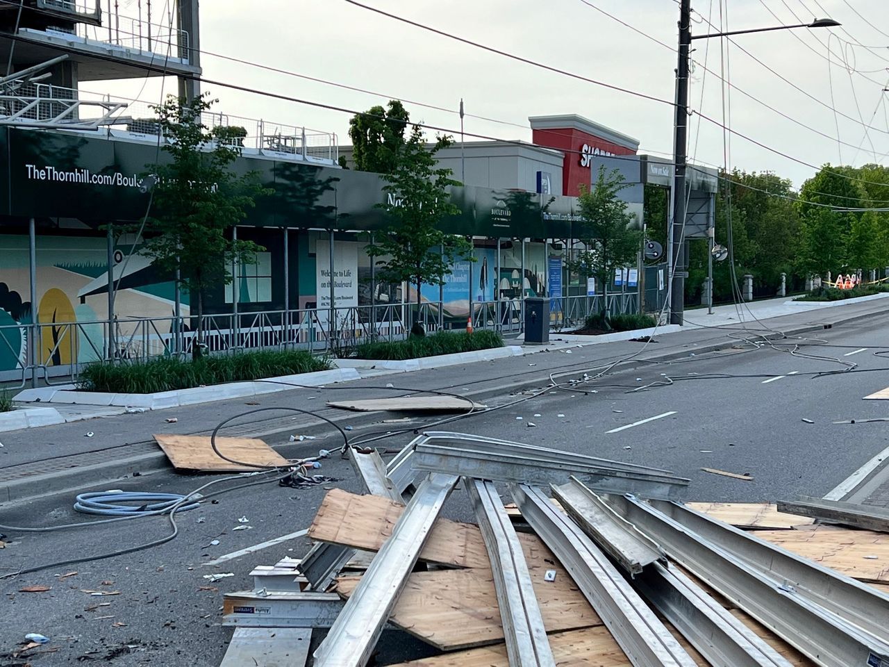 Kanada’yı fırtına vurdu! 8 kişi öldü, 1 milyon kişi elektriksiz kaldı 13