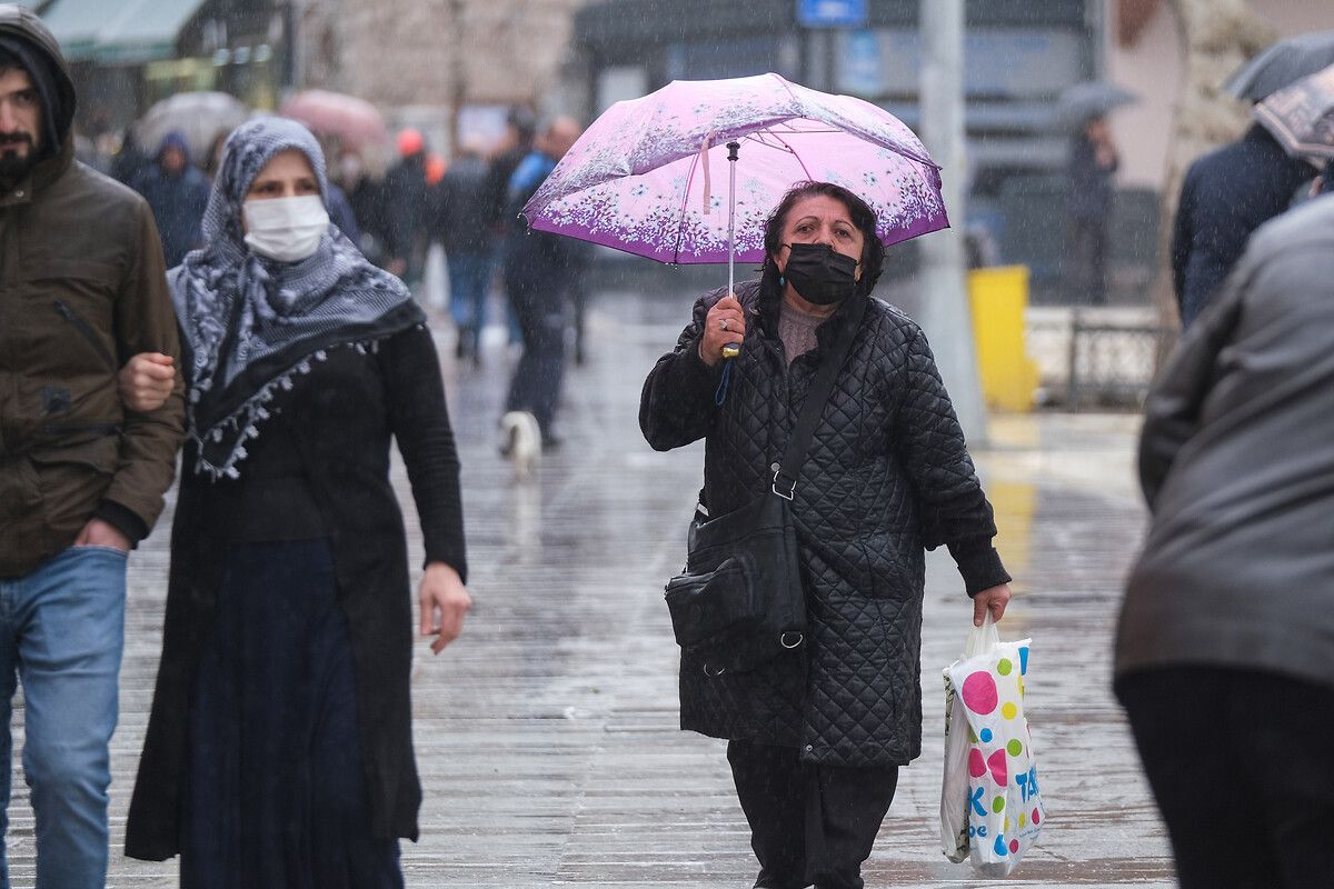 Meteoroloji'den İstanbul dahil 10 ile sağanak yağış uyarısı! Şemsiyesiz evden çıkmayın... 4