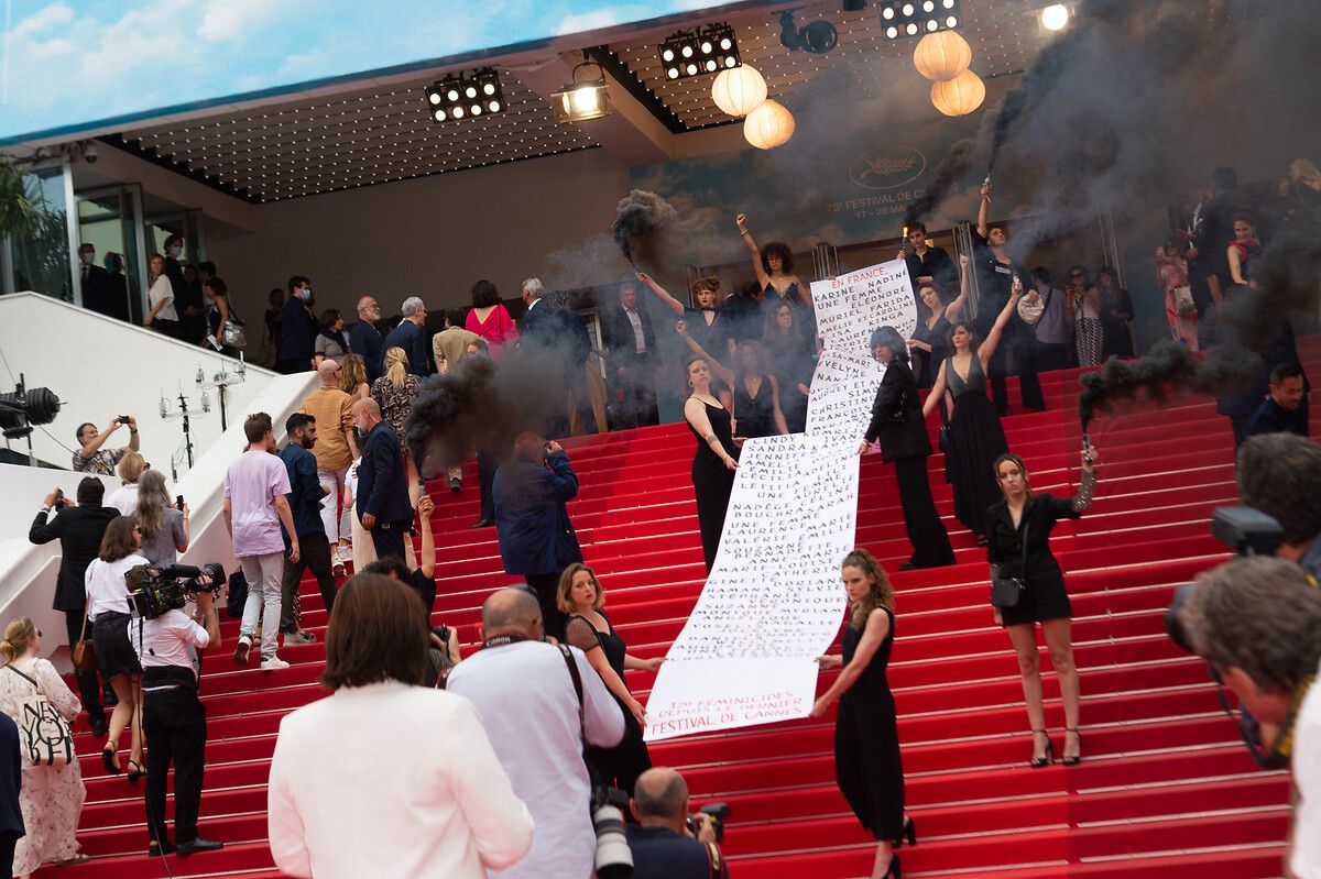 Cannes Film Festivali'nde kadın cinayetleri kırmızı halıda protesto edildi 2