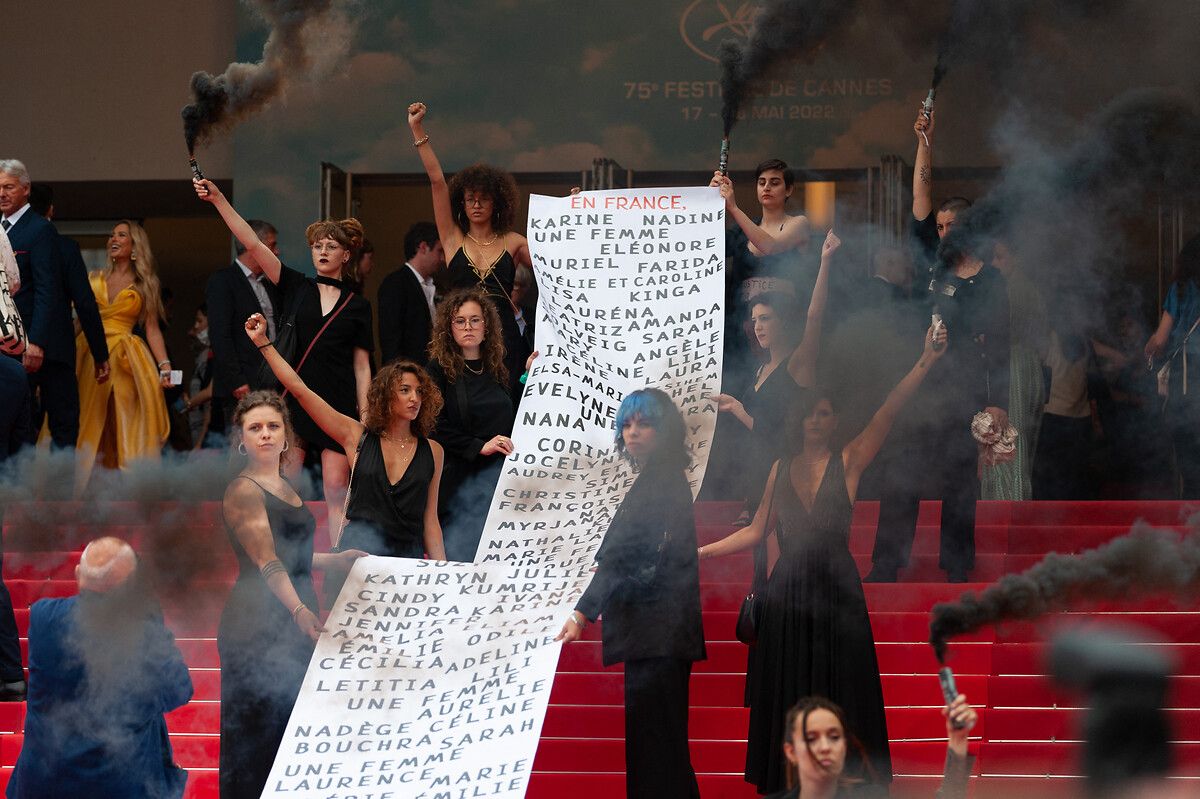 Cannes Film Festivali'nde kadın cinayetleri kırmızı halıda protesto edildi 4