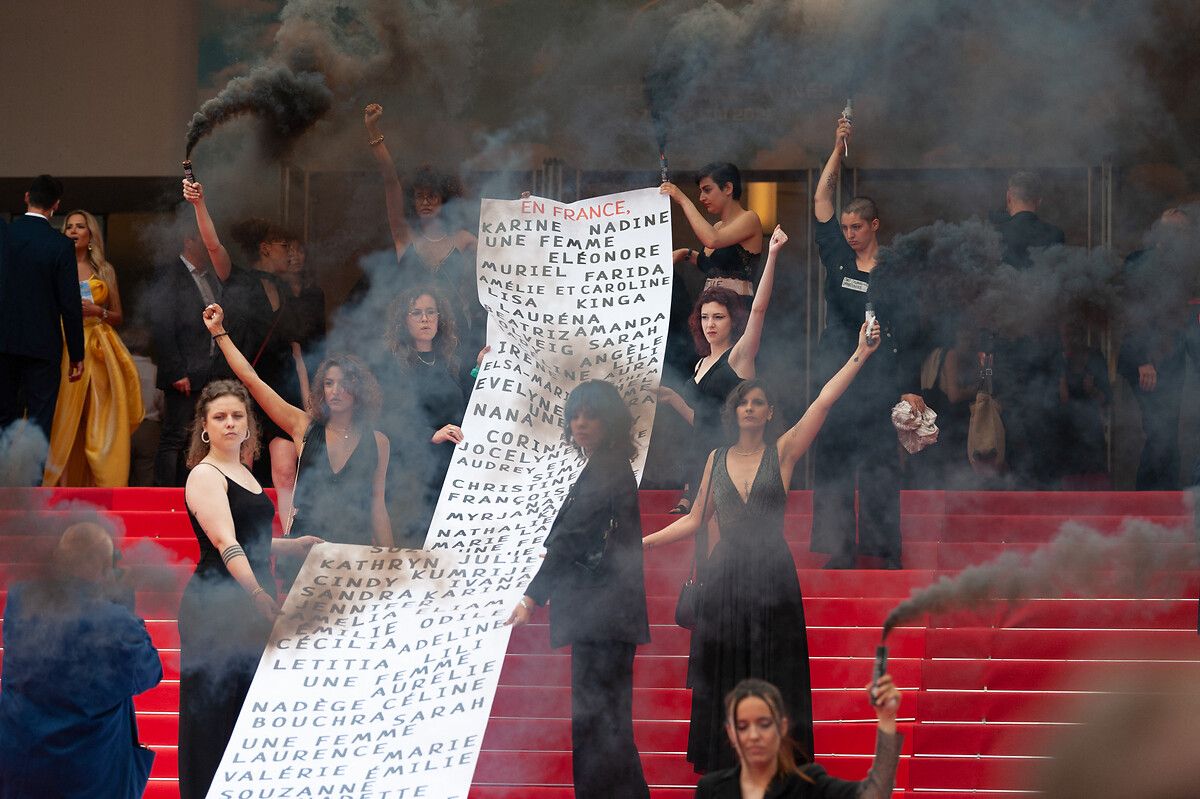 Cannes Film Festivali'nde kadın cinayetleri kırmızı halıda protesto edildi 5