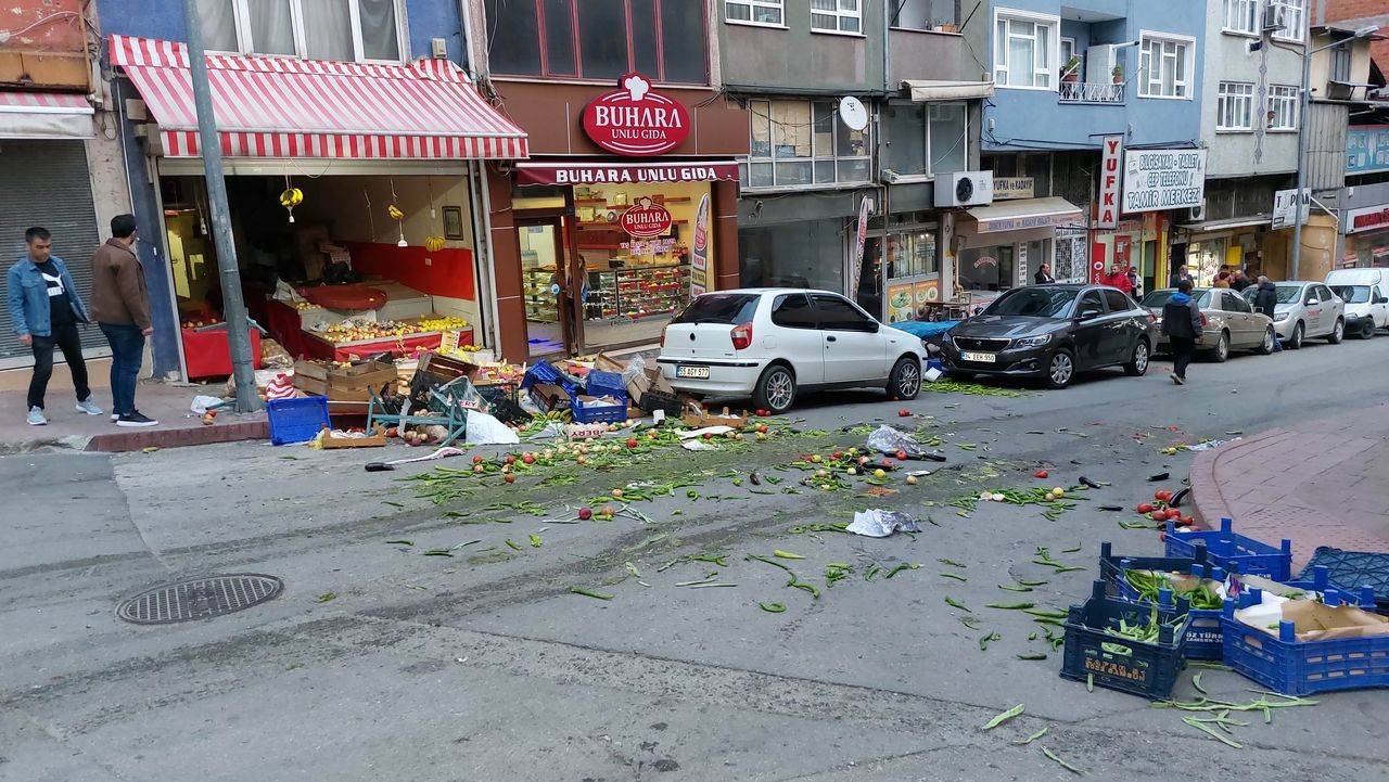 Manavda önce silahlı çatışma, sonra kundaklama: 3'ü ağır 5 yaralı 3
