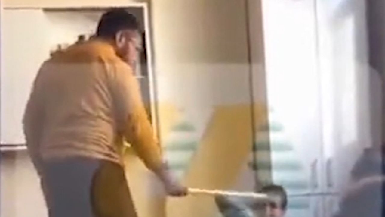 Kur'an kursunda çocukları dövmüştü! Eli sopalı eğitmen serbest bırakıldı 2