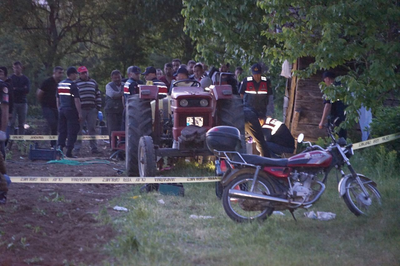 4 yaşındaki Ravza başını traktörün şaftına kaptırdı 1