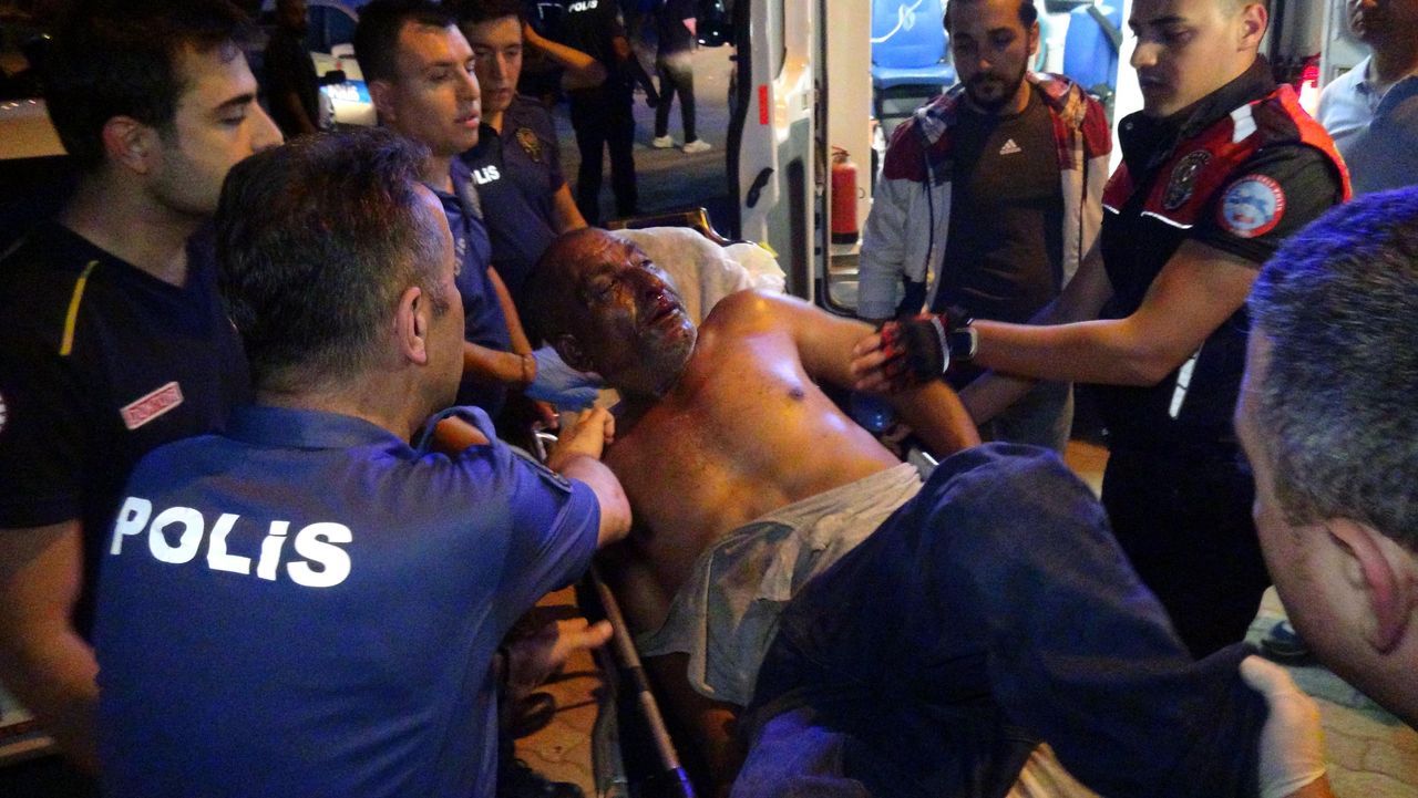Silahla kayınpederinin evini bastı! Babasıyla birlikte meydan dayağı yedi 2