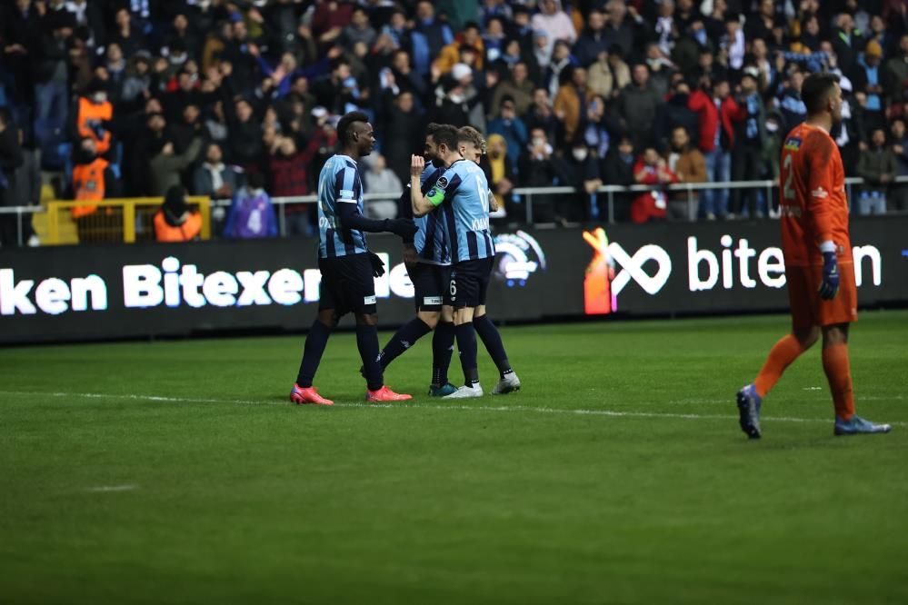 Adana Demirsporlu Mario Balotelli, çarpışan arabaya binip eğlendi! İşte o anlar 4