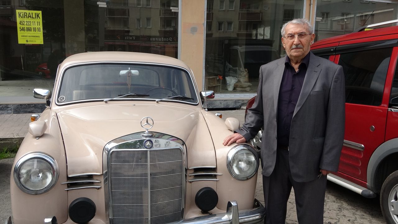 Talipliler sıraya girdi... 1959 model Mercedes'i 25 sene sonra garajdan çıkardı 5
