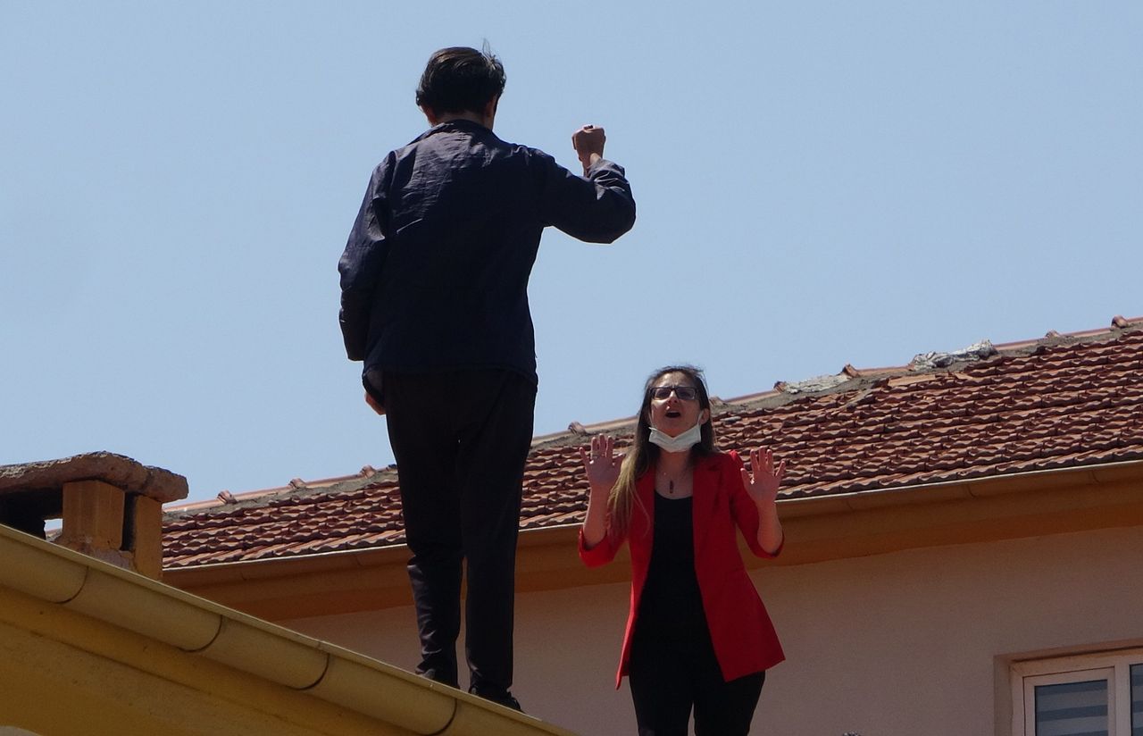 8. sınıf öğrencisi okulun çatısında intihara kalkıştı 1