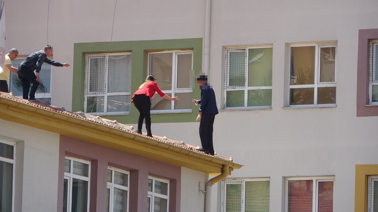 8. sınıf öğrencisi okulun çatısında intihara kalkıştı 2