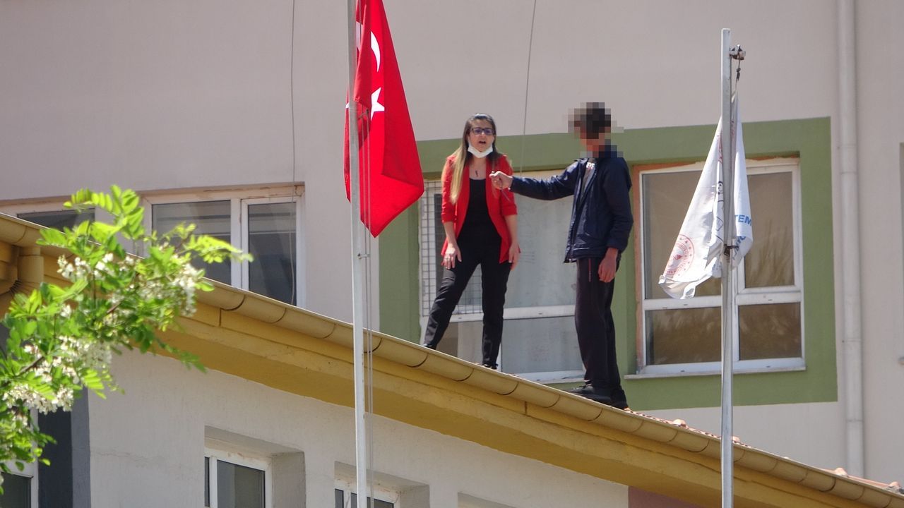 8. sınıf öğrencisi okulun çatısında intihara kalkıştı 5