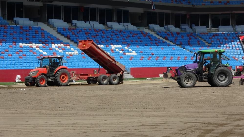 Trabzonspor'un şampiyonluk kutlamaları sonrasında Medical Park Stadı'nın zemini sil baştan yenileniyor 10