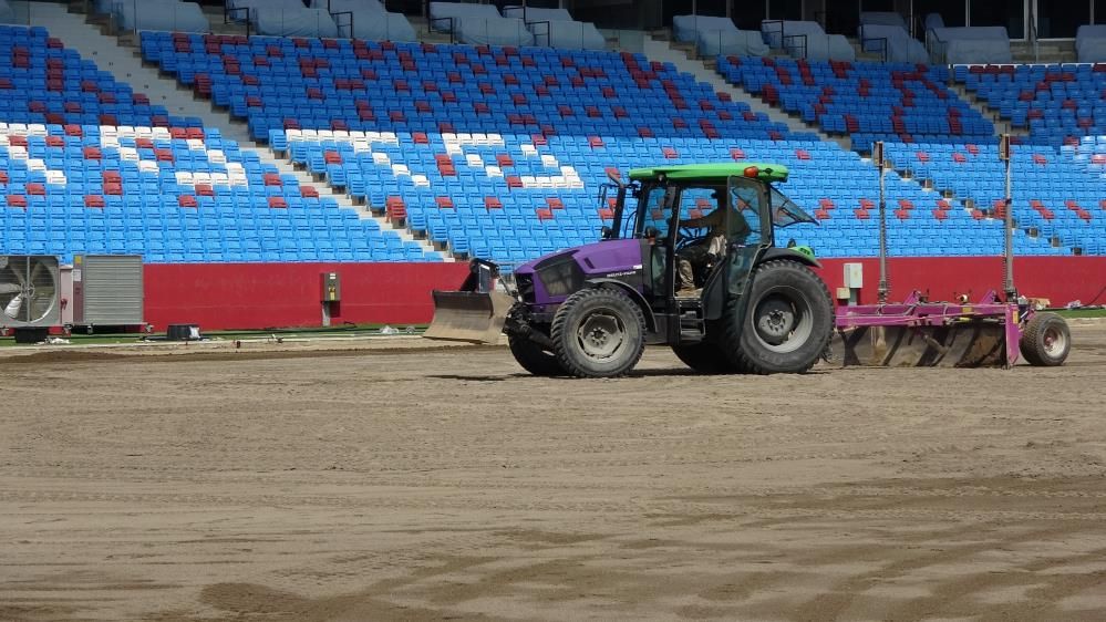 Trabzonspor'un şampiyonluk kutlamaları sonrasında Medical Park Stadı'nın zemini sil baştan yenileniyor 11